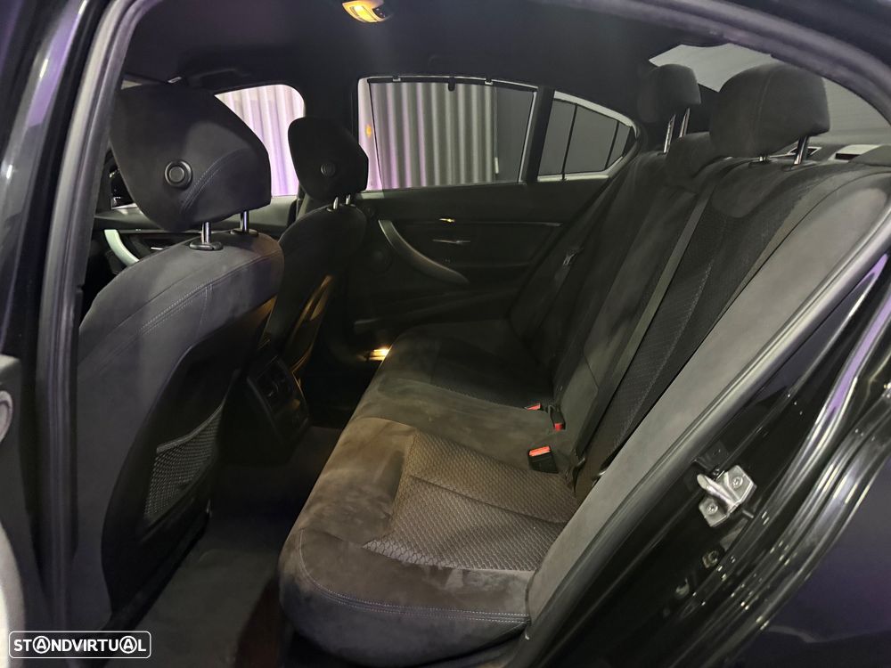 BMW 330 e iPerformance Pack M - 16