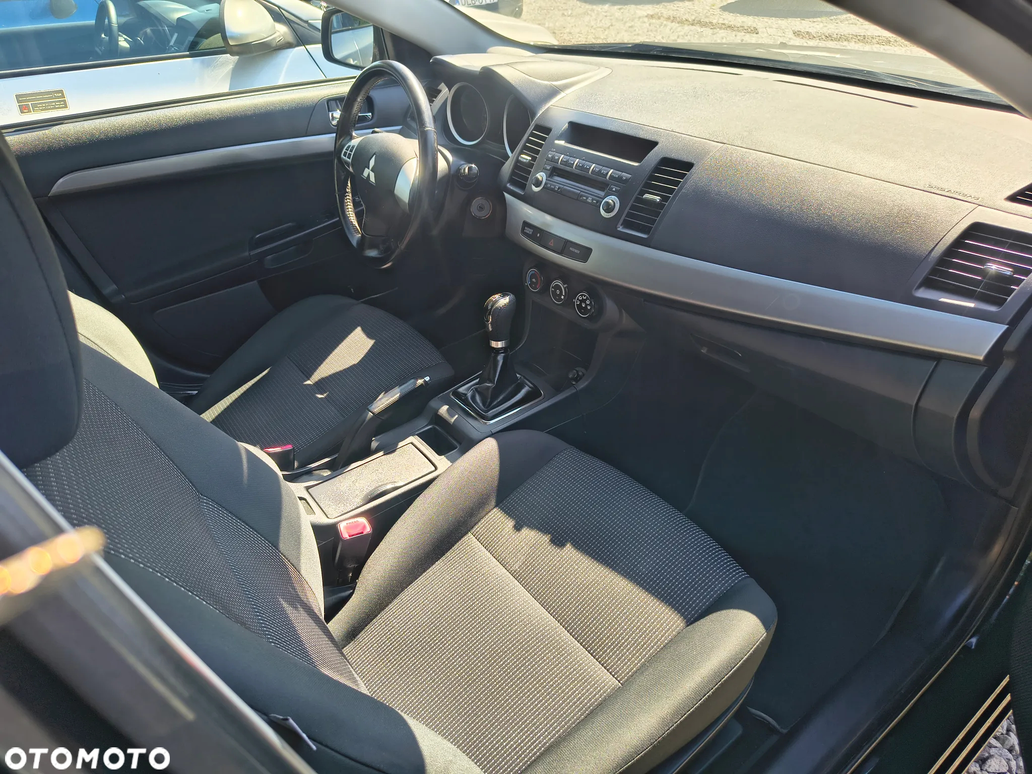 Mitsubishi Lancer 1.5 Invite - 33