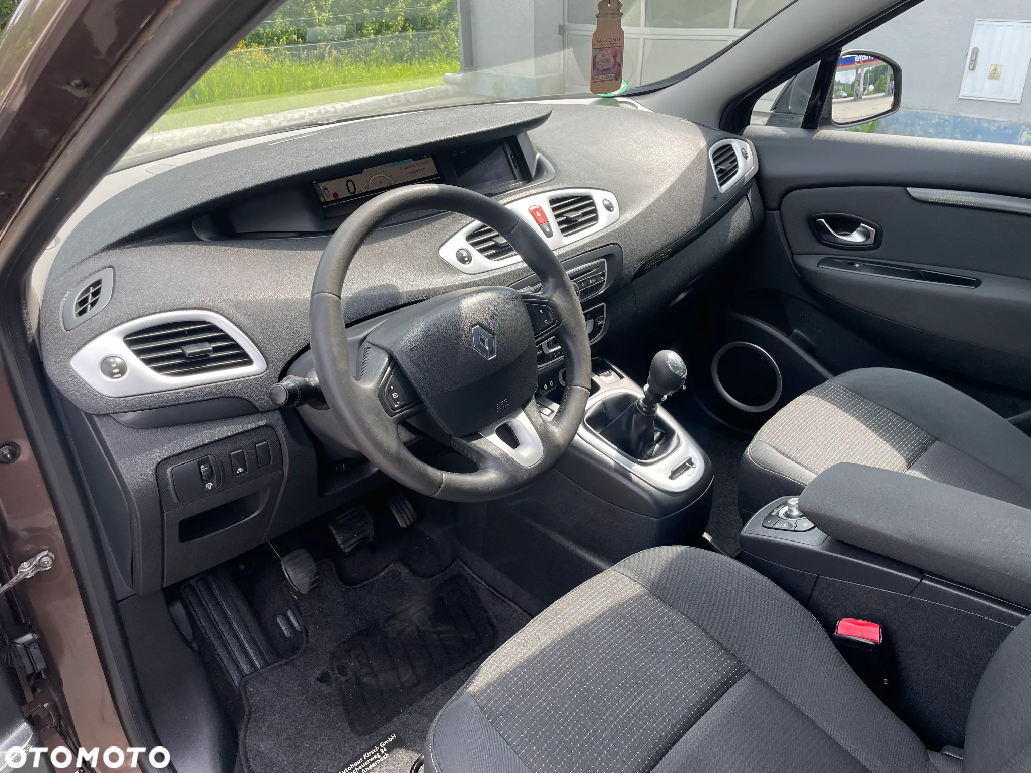 Renault Scenic 1.9 dCi Emotion Plus - 11