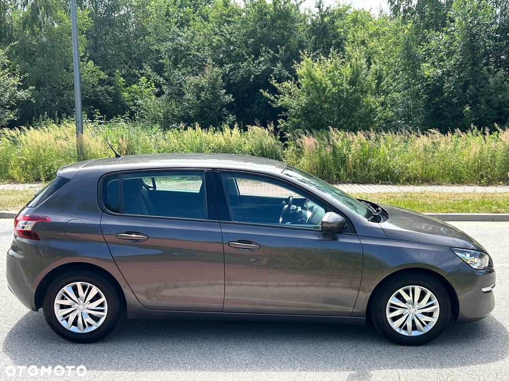 Peugeot 308 - 8