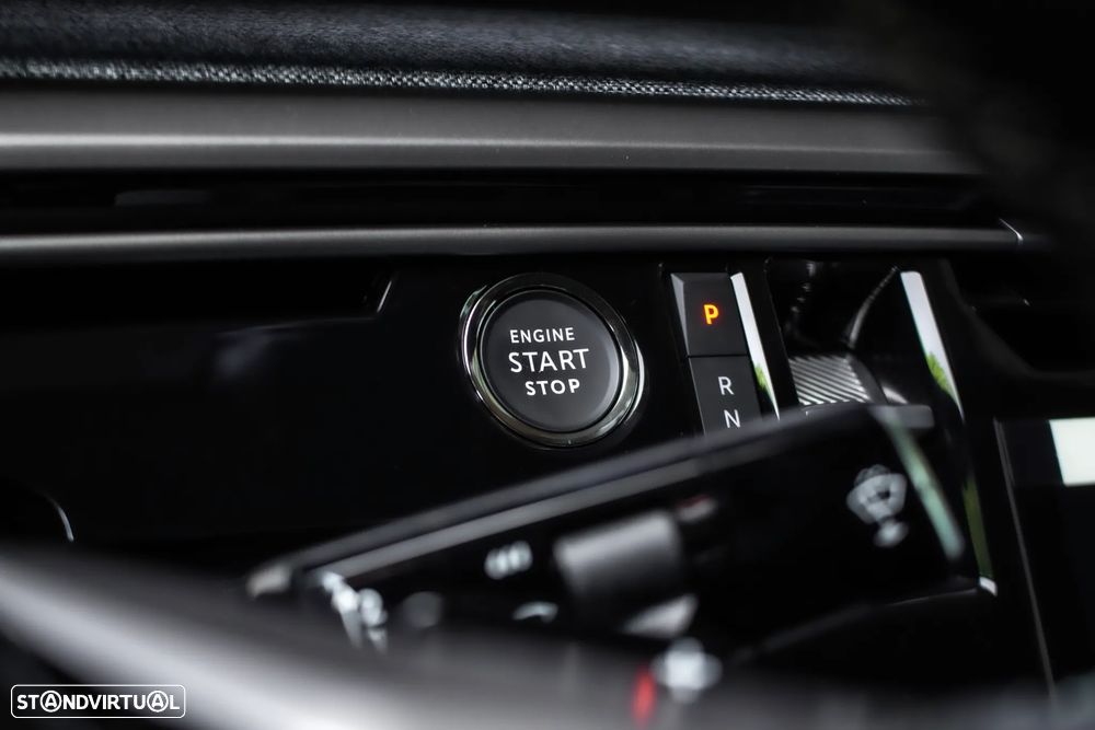 Peugeot E-3008 GT - 17