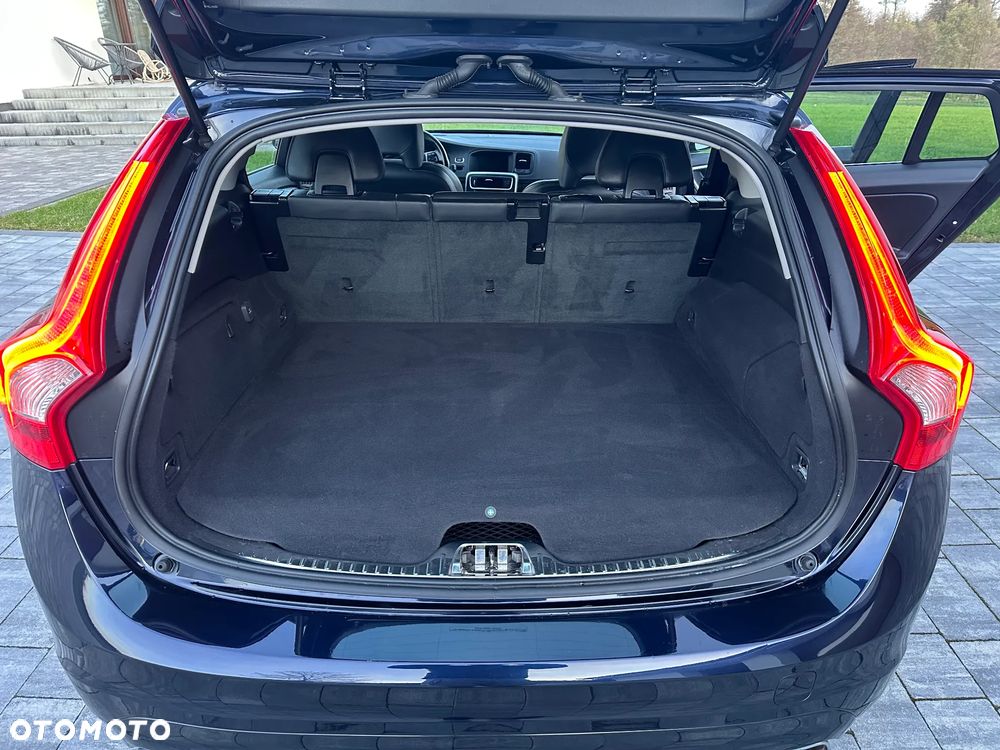 Volvo V60 D6 AWD Plug-in Hybrid Summum - 20