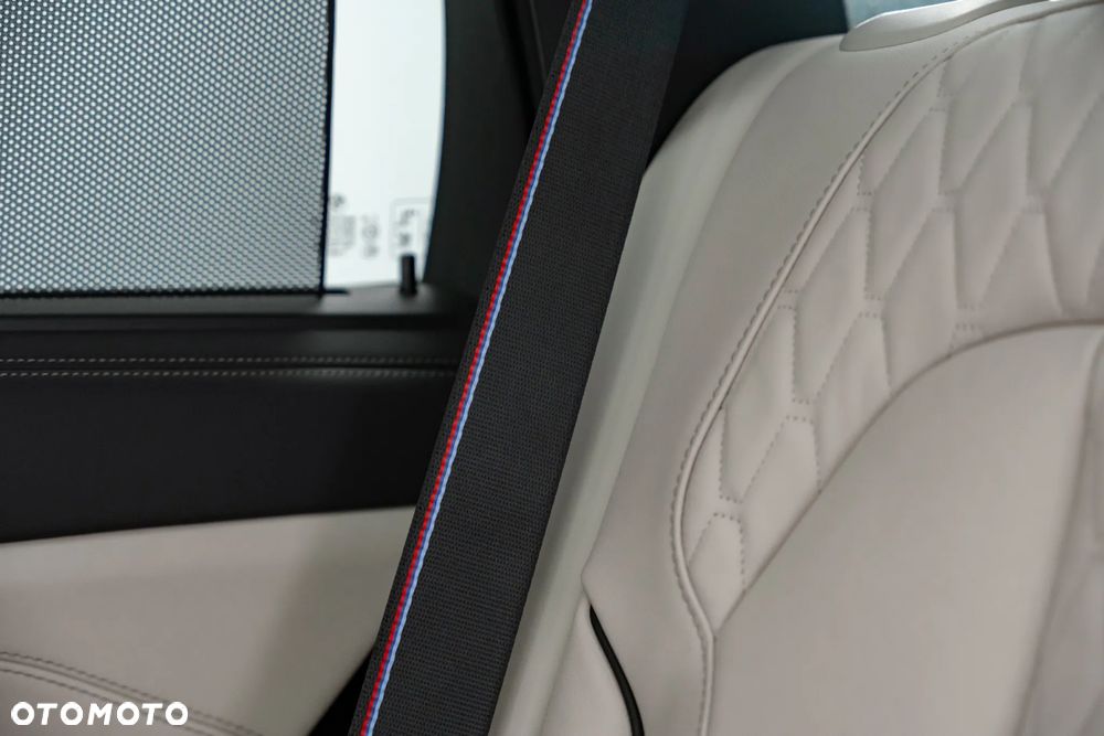 BMW X5 xDrive40d mHEV - 28