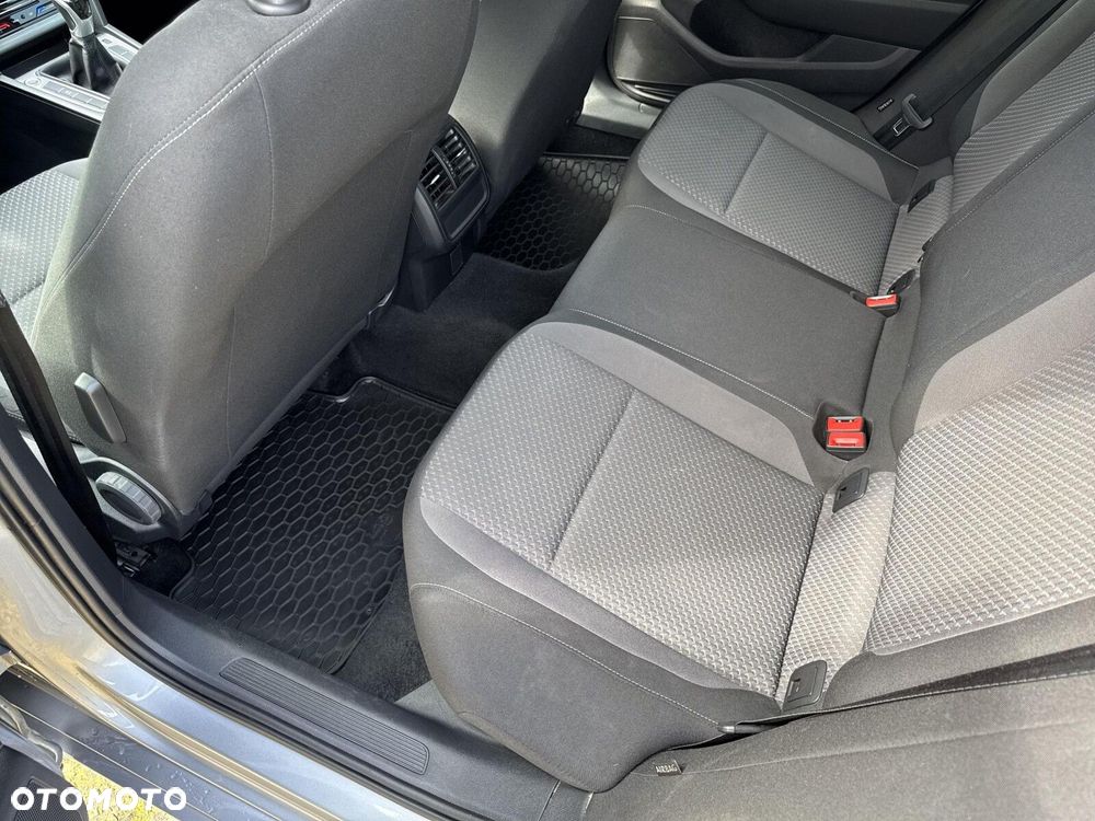 Volkswagen Passat 2.0 TDI EVO Essence - 31