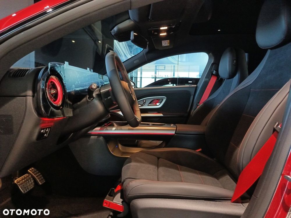 Mercedes-Benz CLA - 17