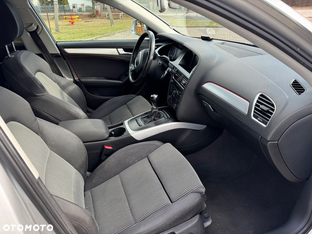 Audi A4 Limousine - 11