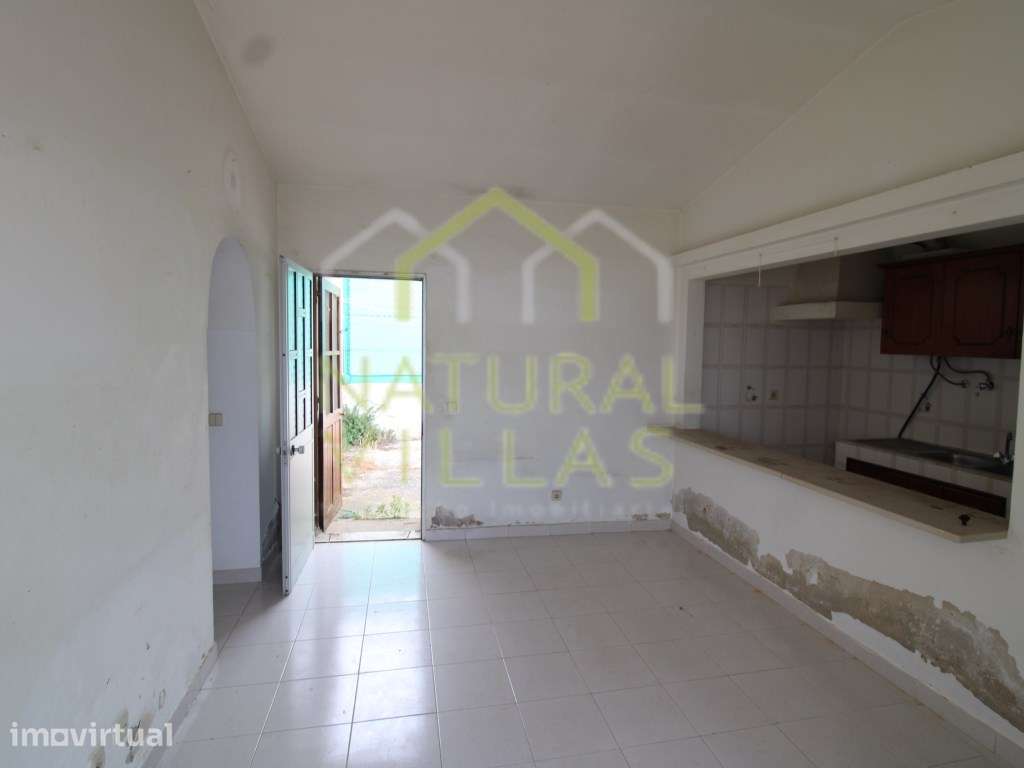 Casa para recuperar com grande potencial de ampliação - Gambelas, Faro - Grande imagem: 2/8