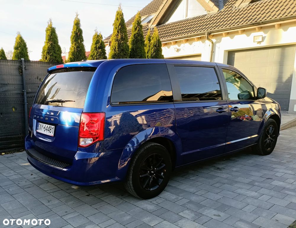 Dodge Grand Caravan 3.6 R/T - 18