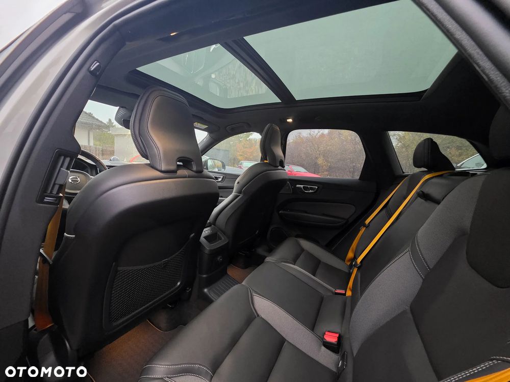 Volvo XC 60 T8 Plug-In Hybrid AWD Polestar Engineered - 17