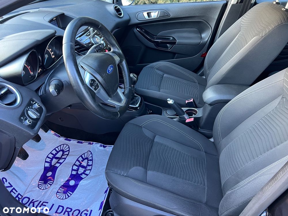 Ford Fiesta 1.0 Champions Edition - 8