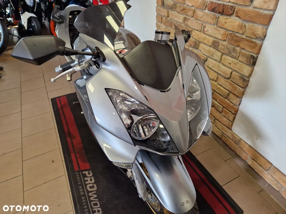 Honda VFR - 29