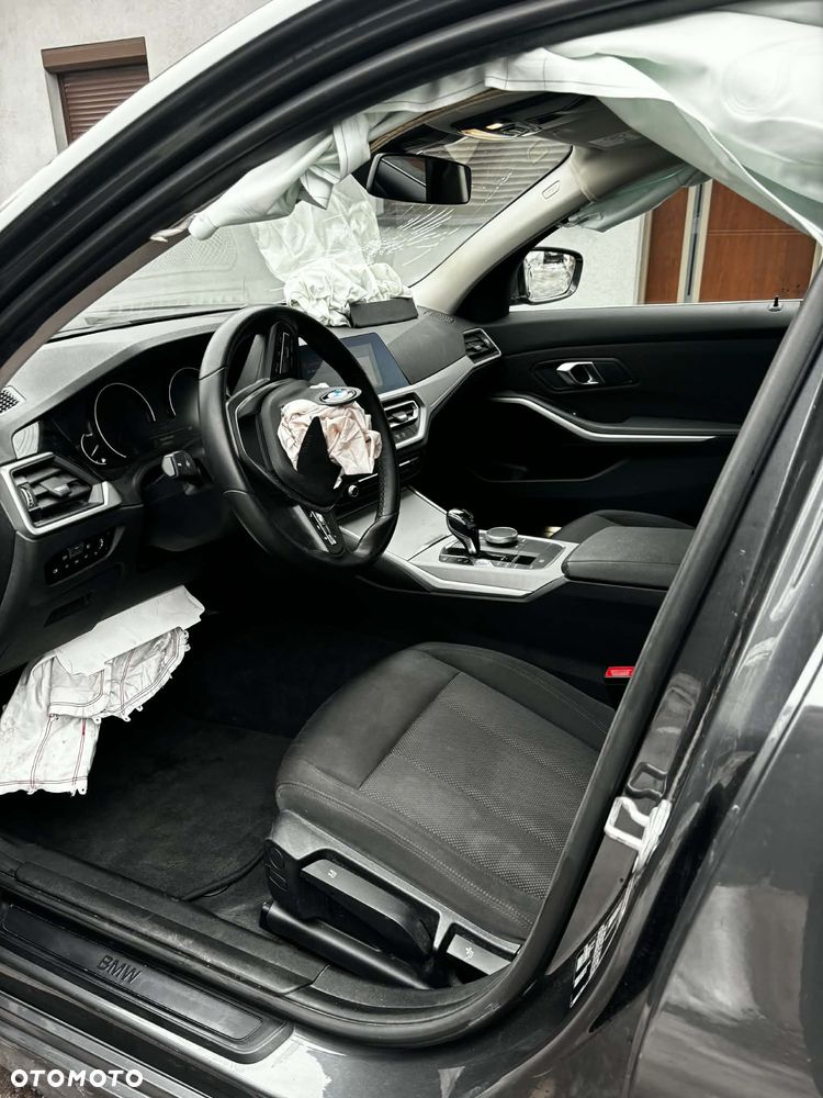 BMW Seria 3 318d Edition Luxury Line Purity - 22