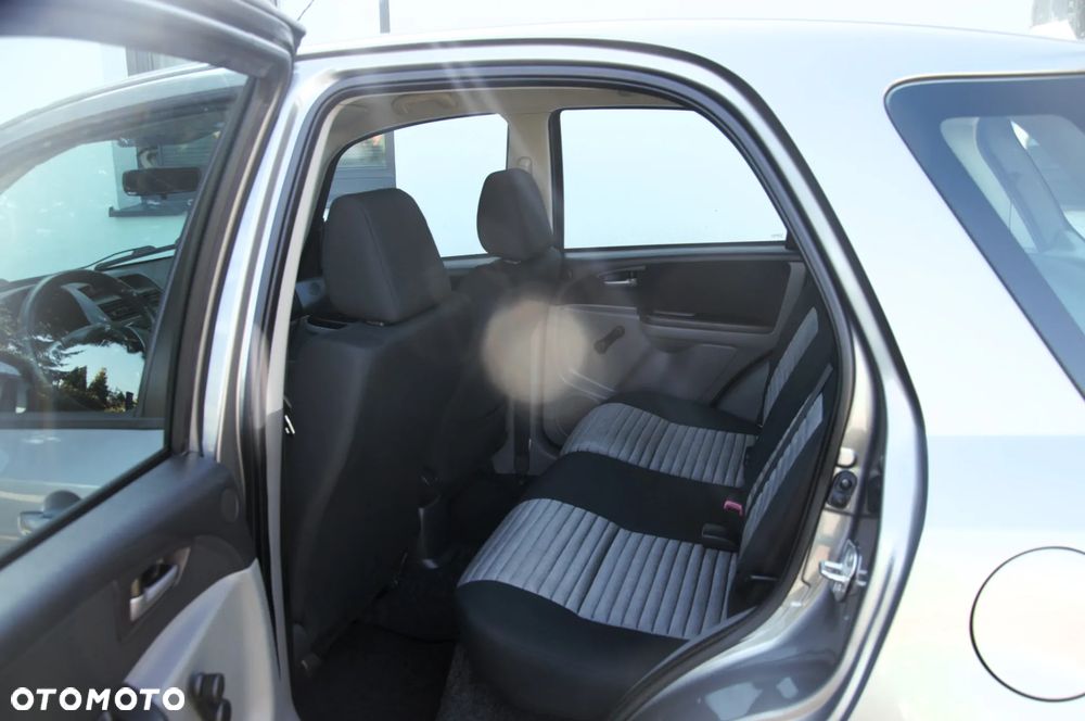 Suzuki SX4 1.5 Streetline 4x2 Classic - 21