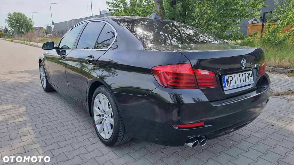 BMW Seria 5 520d - 32