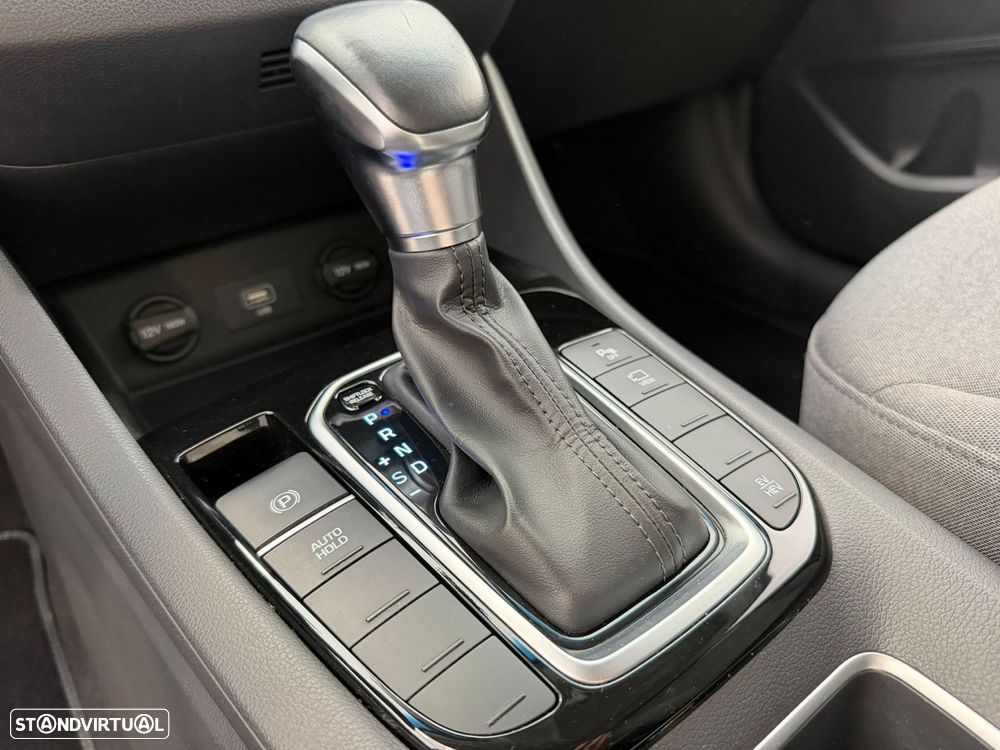 Hyundai Ioniq 1.6 GDI PHEV Tech - 12