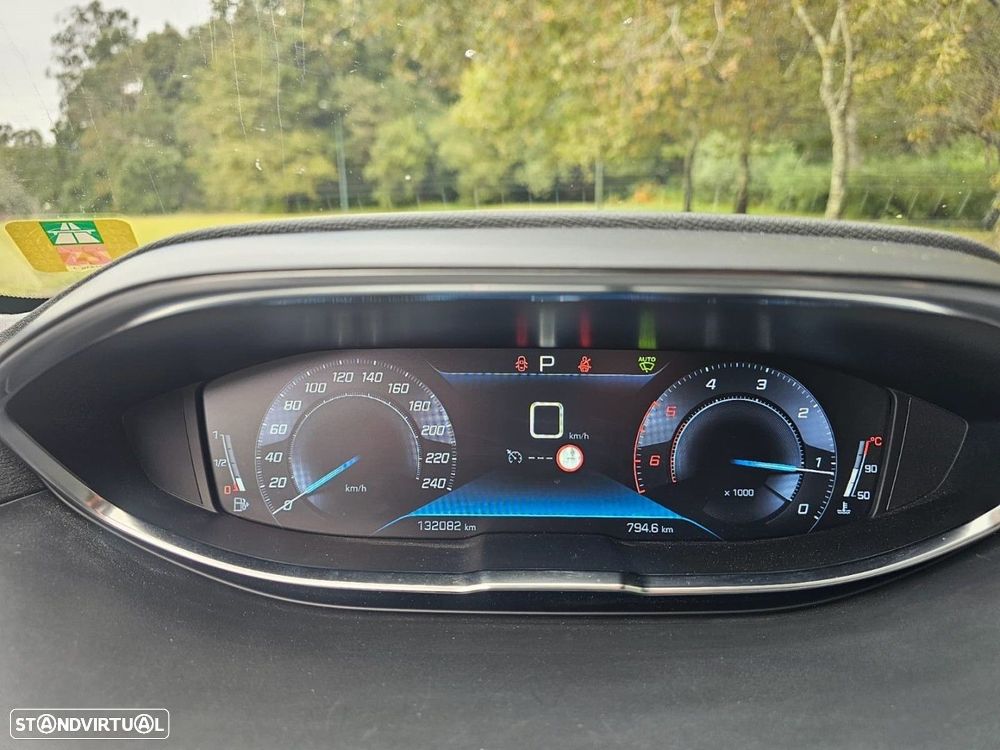 Peugeot 5008 1.5 BlueHDi Allure Pack EAT8 - 12
