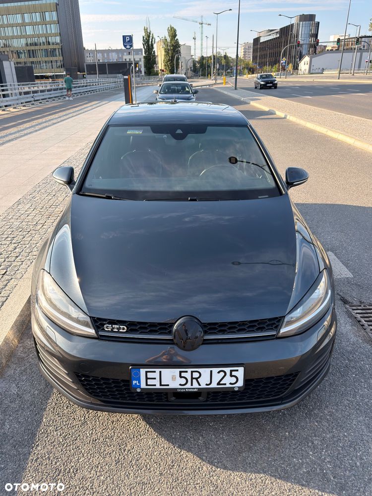 Volkswagen Golf - 3