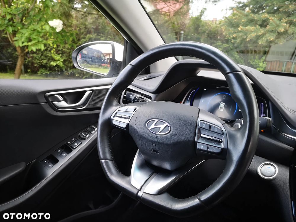 Hyundai IONIQ - 8