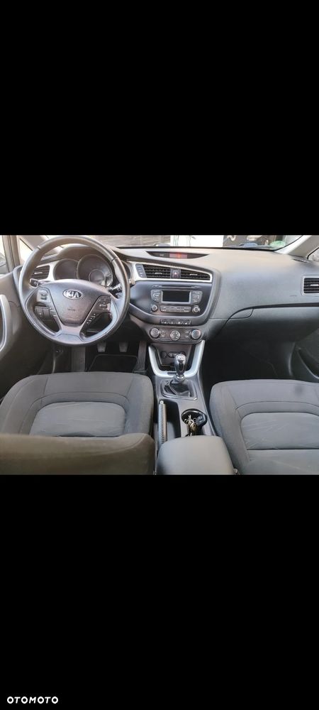 Kia Ceed - 10