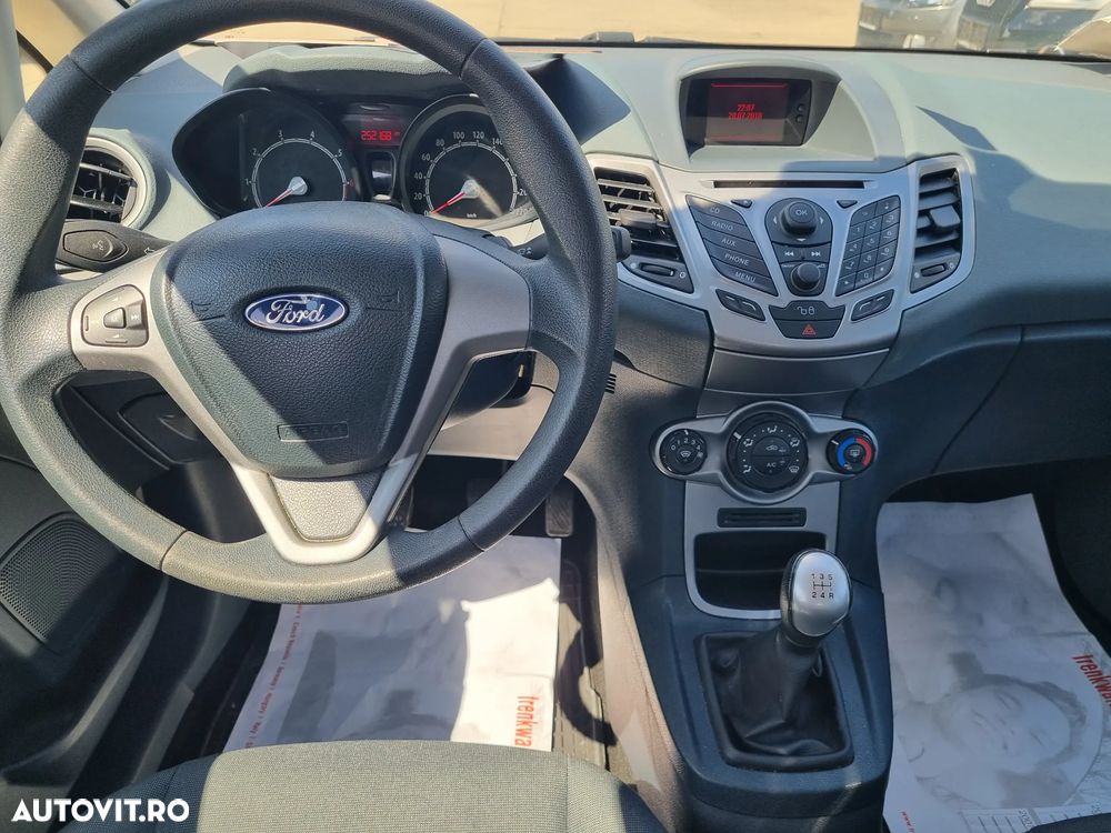 Ford Fiesta 1.25i Trend - 13
