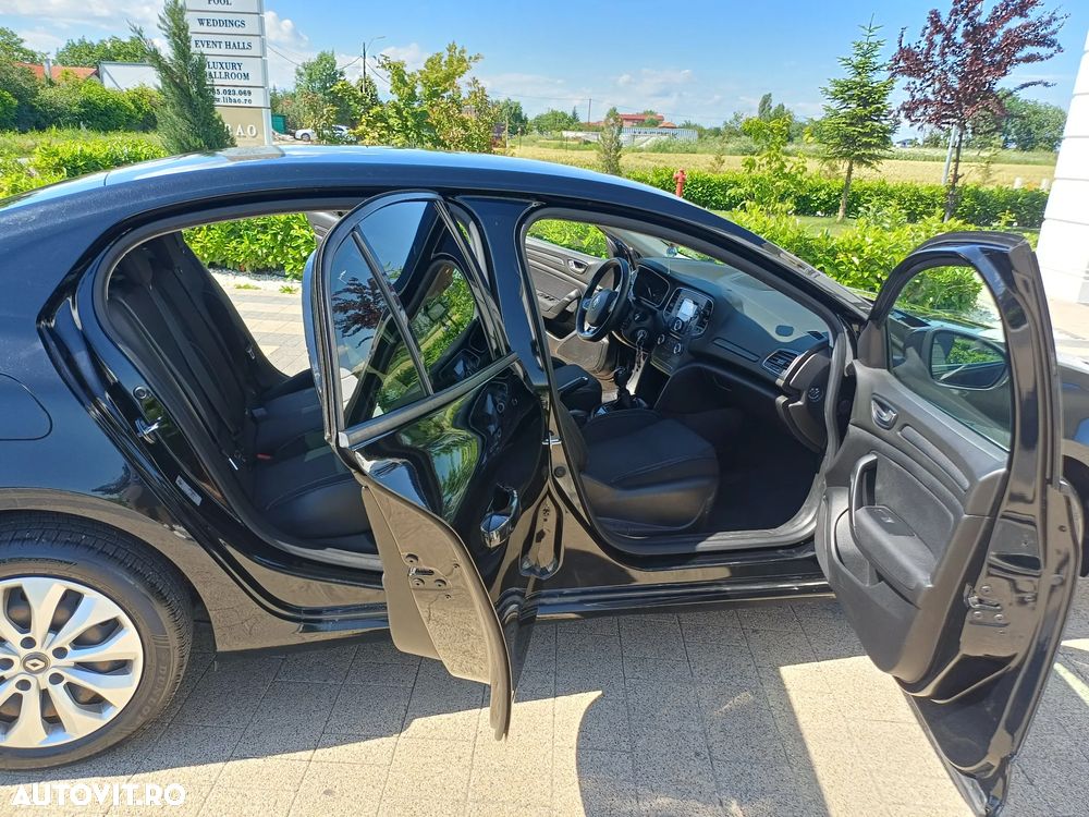 Renault Megane TCE 140 Equilibre - 4
