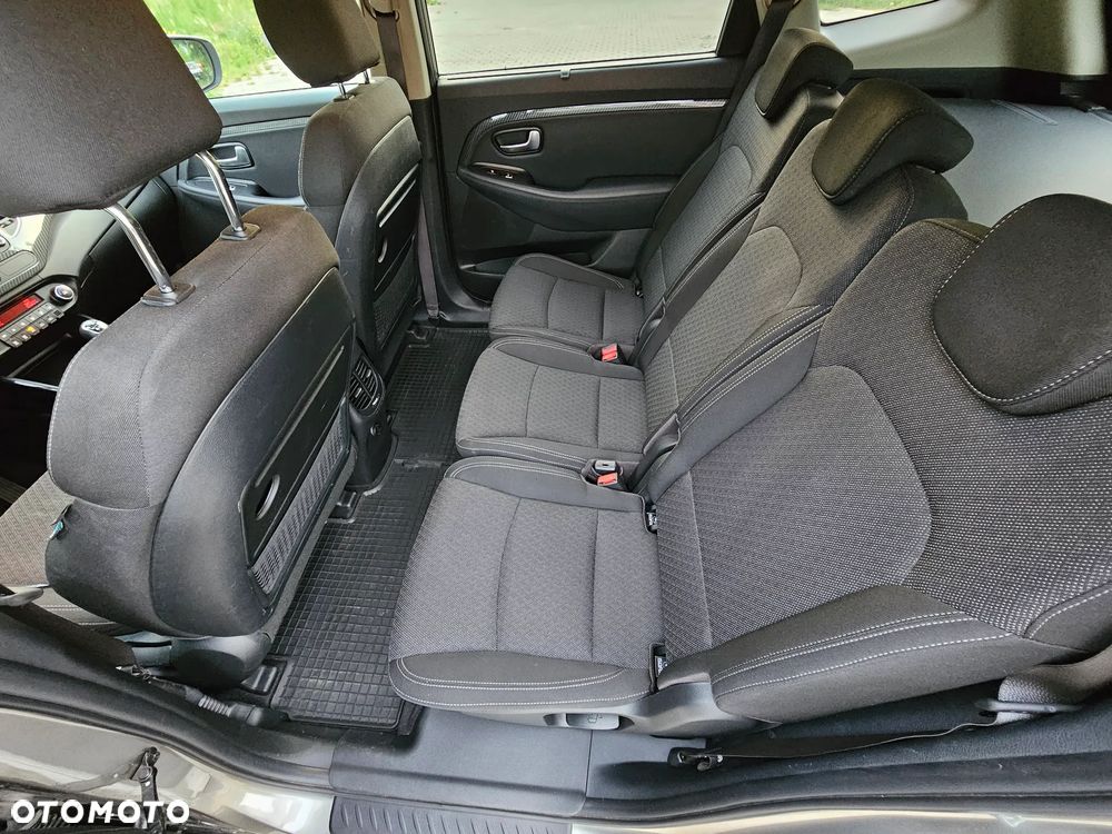 Kia Carens 1.6 GDI L - 29