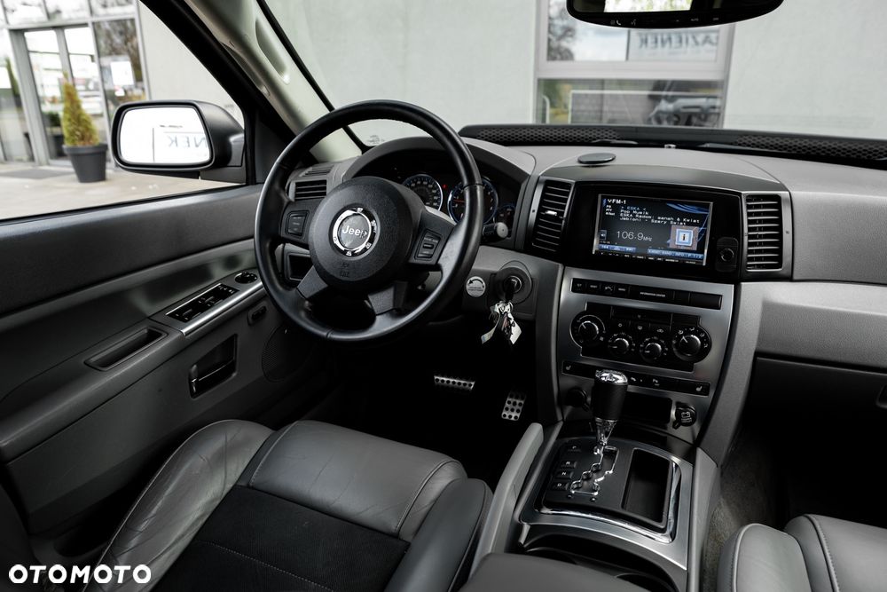 Jeep Grand Cherokee 6.1 V8 SRT8 - 26