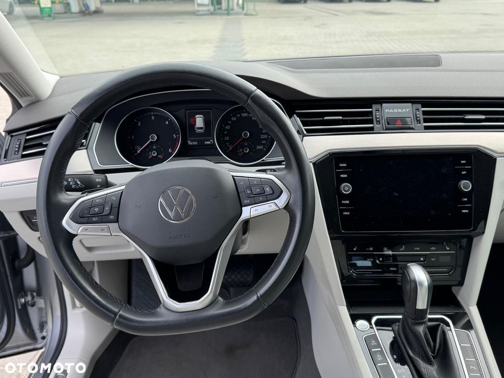 Volkswagen Passat - 25