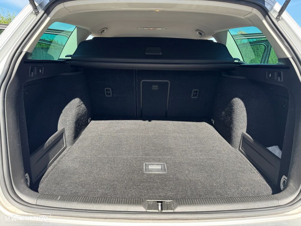 VW Passat Variant 1.6 TDI BlueMotion Comfortline - 12
