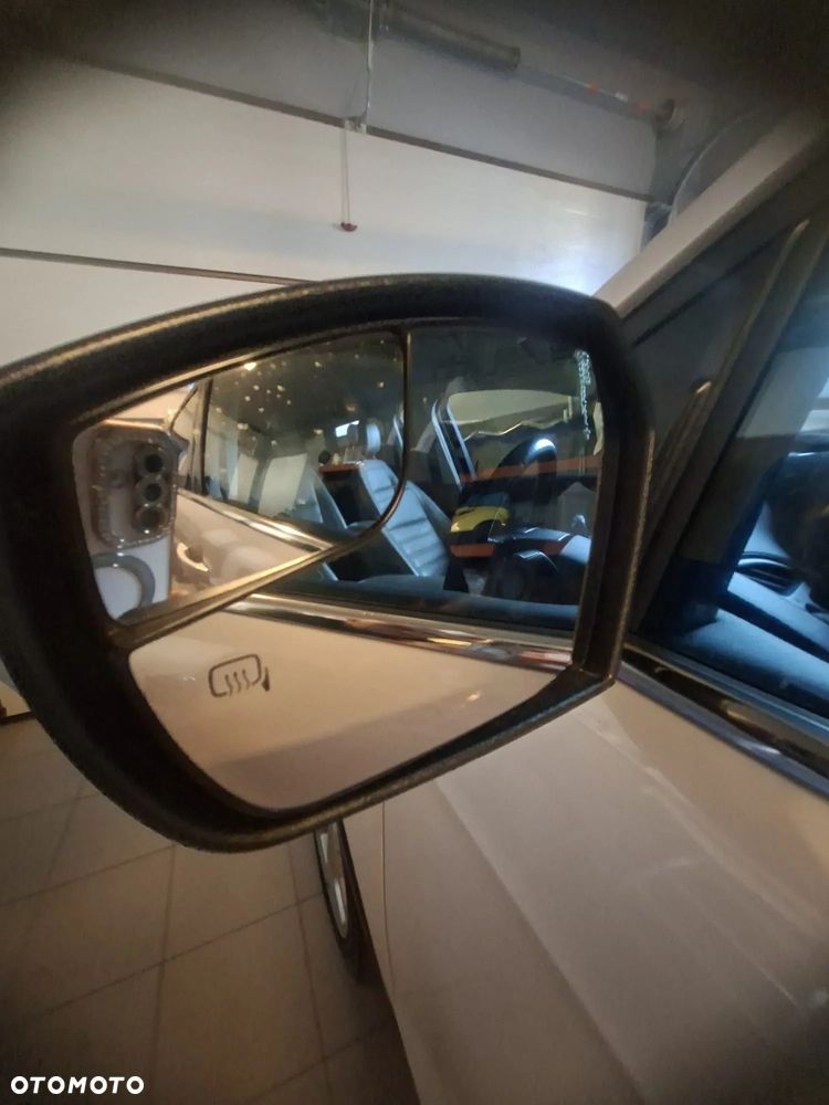 Ford Escape 2.0 EcoBoost AWD Titanium - 26