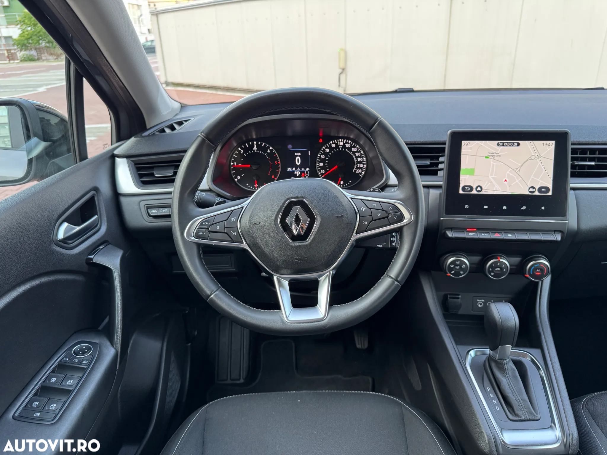 Renault Captur BLUE dCi 115 EDC BUSINESS EDITION - 23
