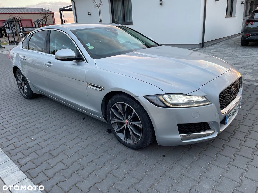 Jaguar XF 20d Prestige - 7