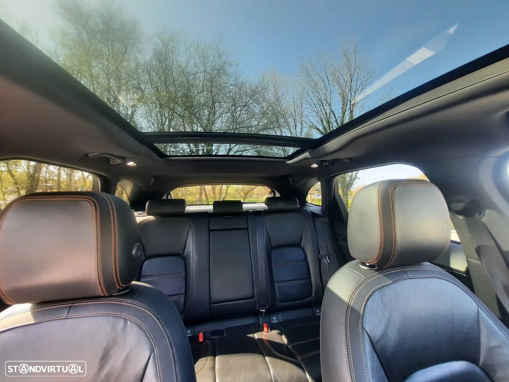 Jaguar F-Pace 20d R-Sport - 12