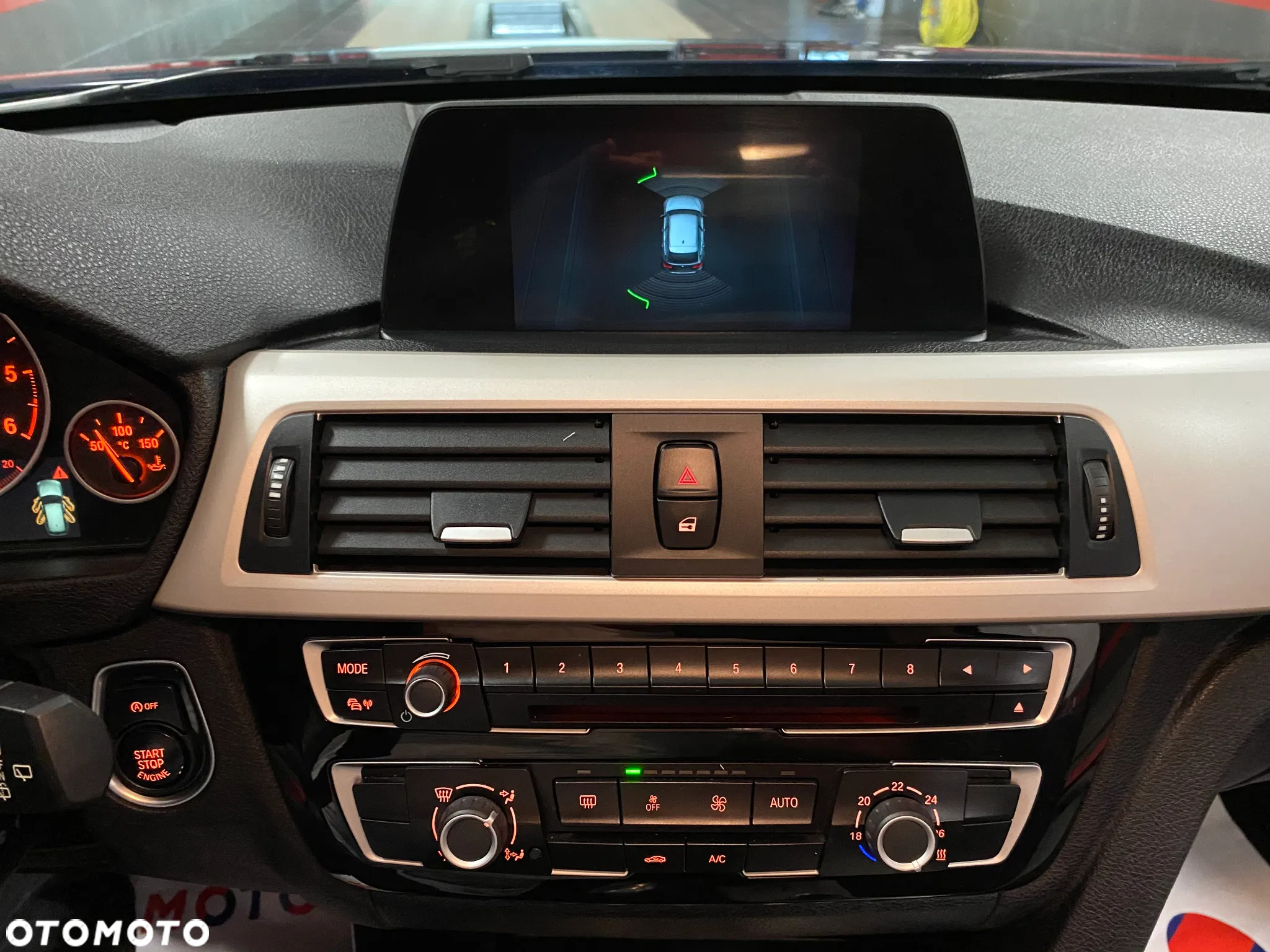 BMW Seria 3 318d Touring - 15
