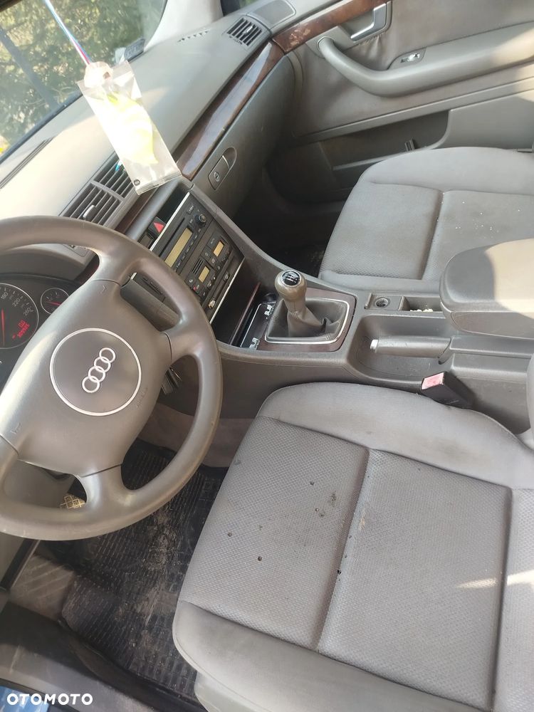 Audi A4 Limousine - 9