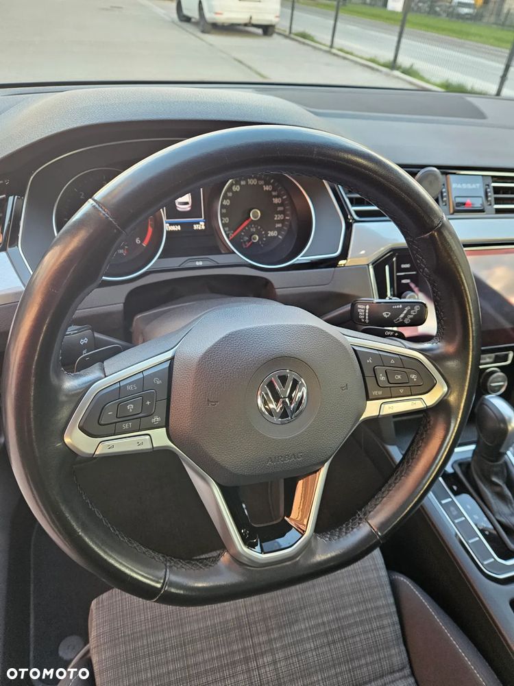 Volkswagen Passat 2.0 TDI Business DSG - 13