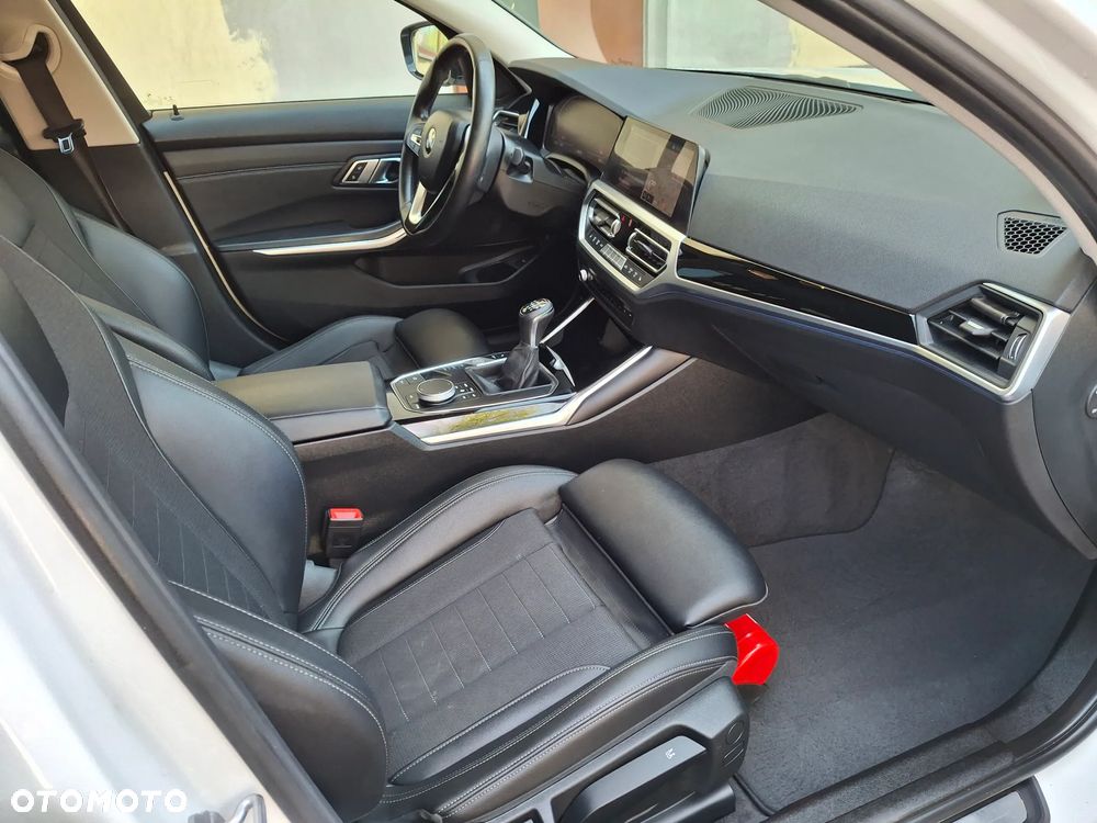 BMW Seria 3 318i - 33