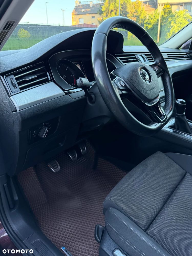 Volkswagen Passat 2.0 TDI BMT Comfortline - 11