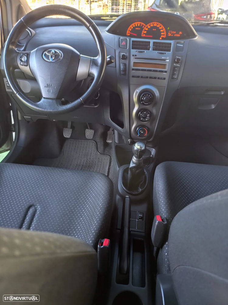 Toyota Yaris 1.0 VVT-i ACtive+AC - 29