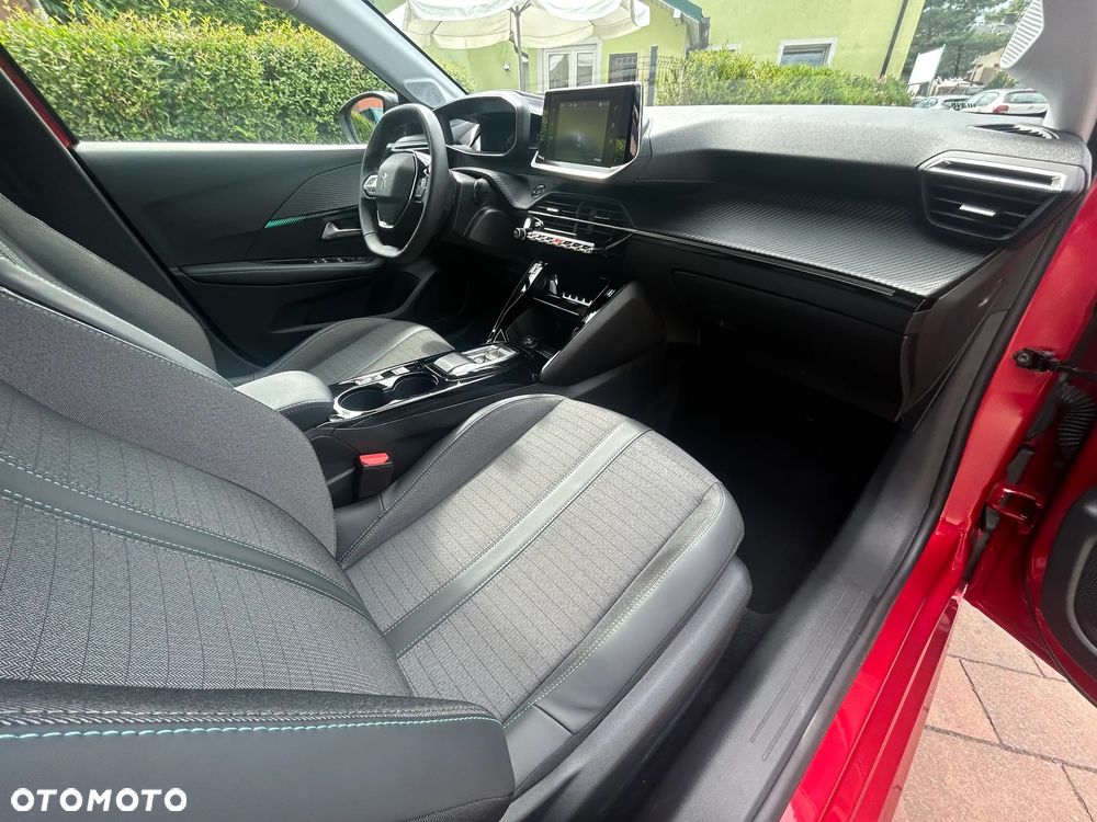 Peugeot 208 Elektromotor 136 Allure+ - 17