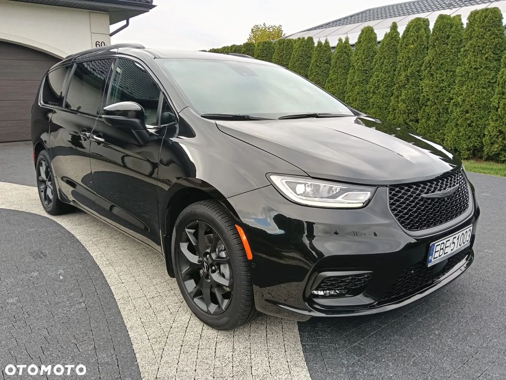 Chrysler Pacifica - 16