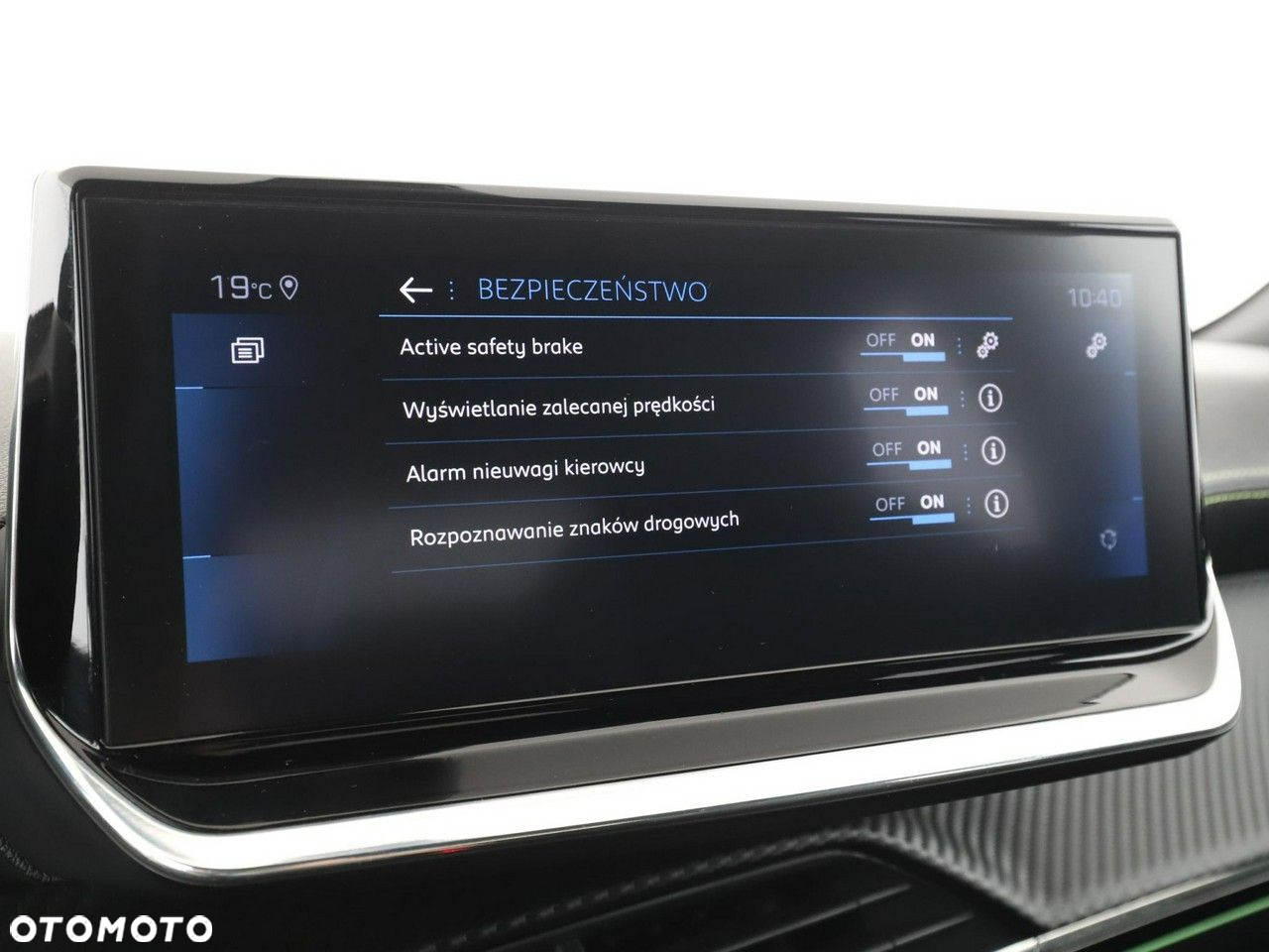 Peugeot 2008 PureTech 130 EAT8 GT - 25