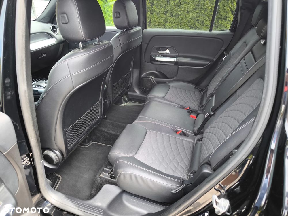 Mercedes-Benz GLB - 16
