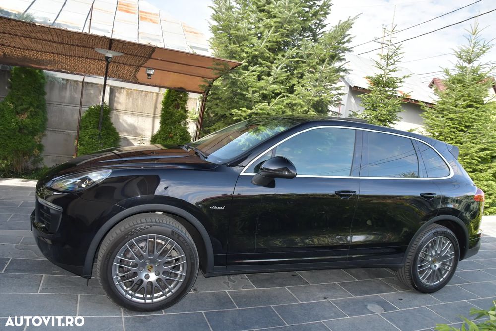 Porsche Cayenne 3.0 L - 7