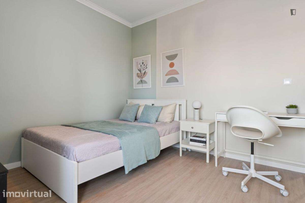 Quarto - localizado em Amadora Lisbon - Grande imagem: 2/24