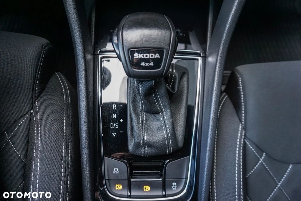 Skoda Karoq 2.0 TSI 4x4 Sportline DSG - 26