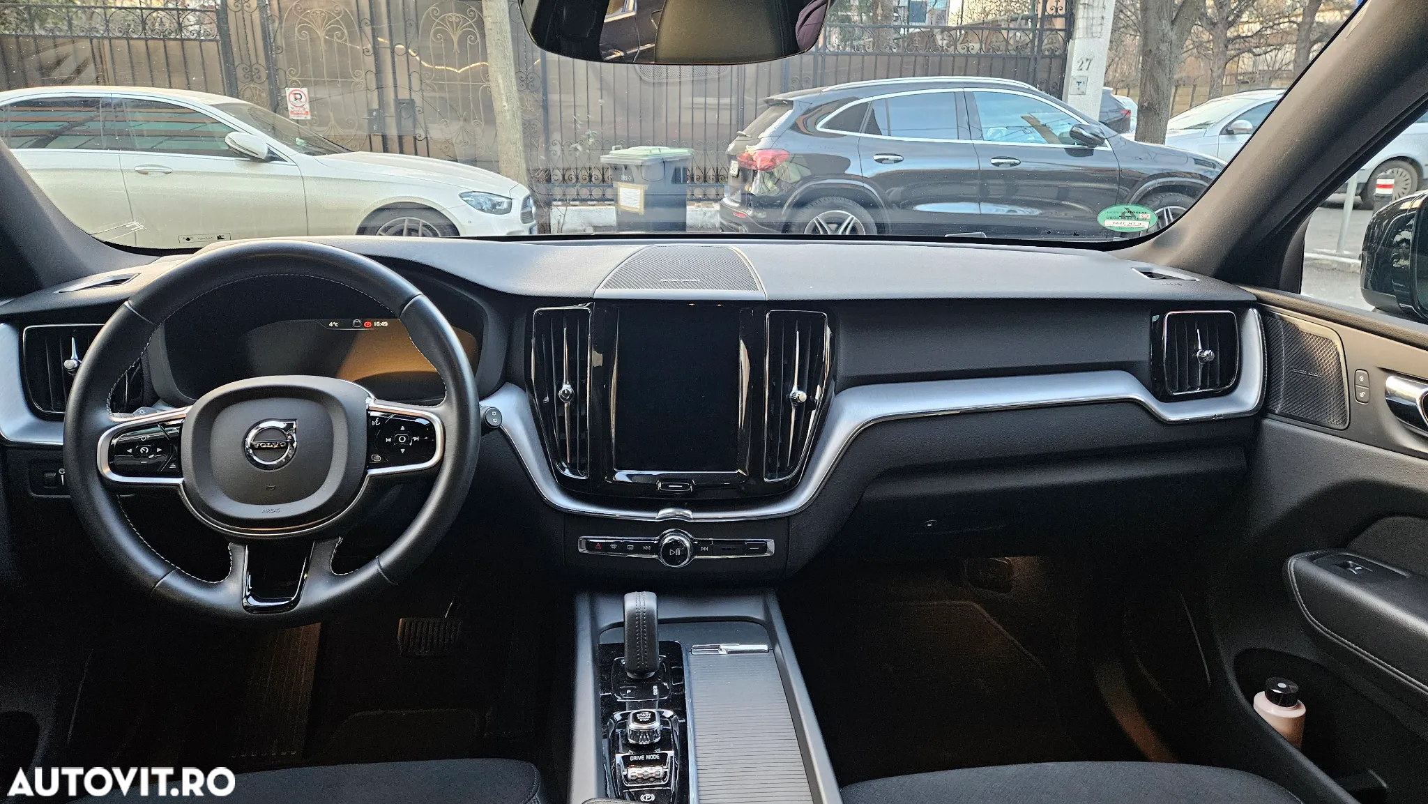 Volvo XC 60 B5 AWD Momentum Pro - 4