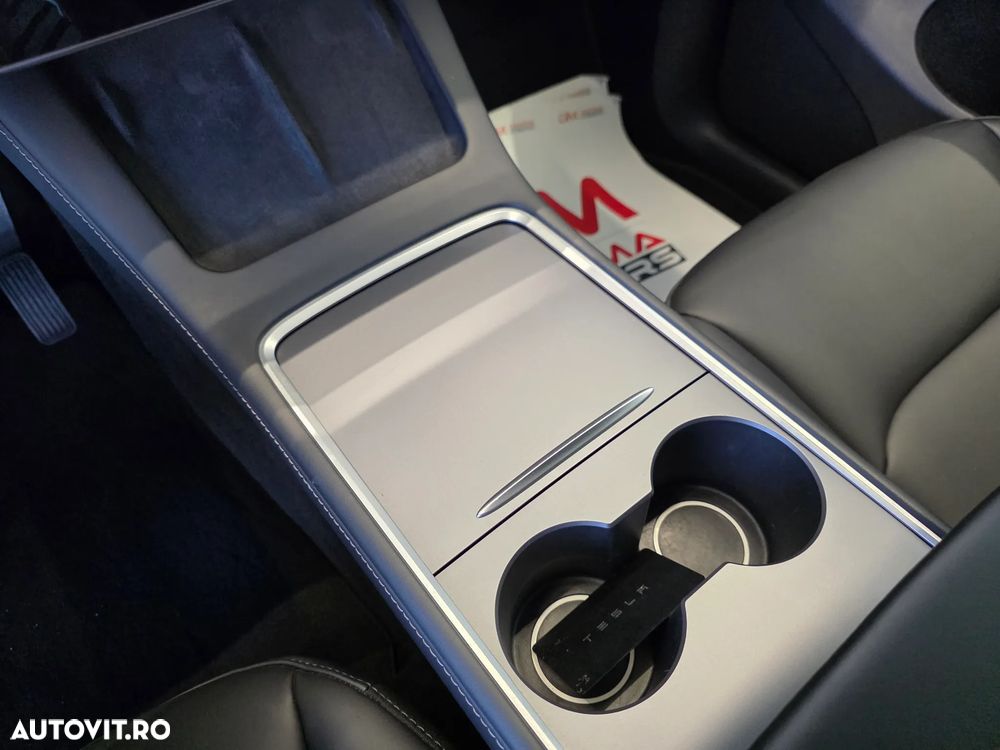 Tesla Model Y Long Range Dual Motor AWD - 20