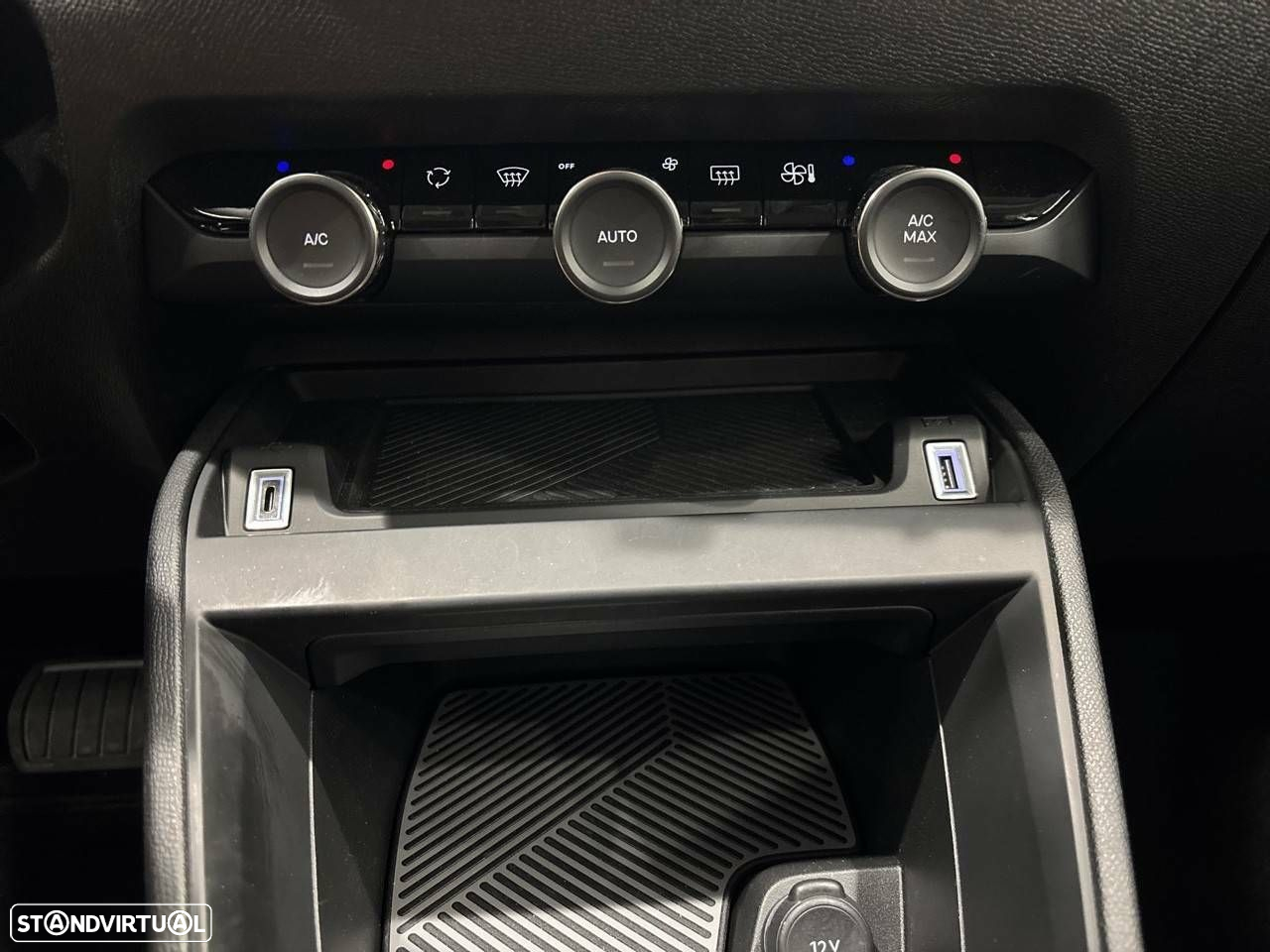 Citroën C4 1.2 PureTech Plus EAT8 - 8