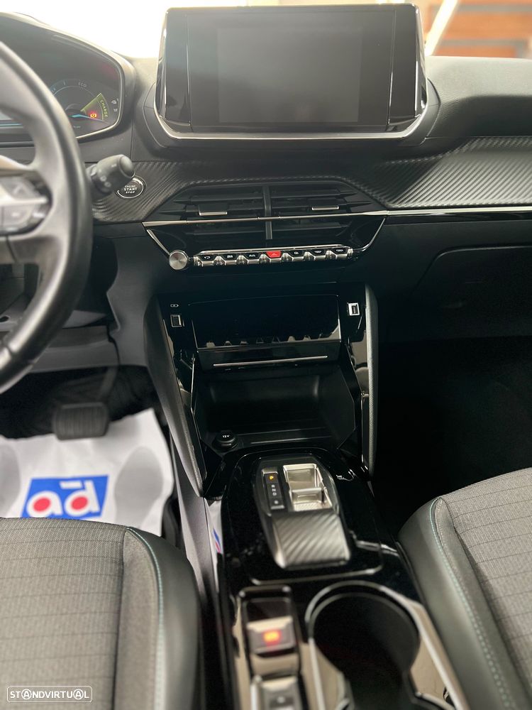 Peugeot e-208 Allure - 8
